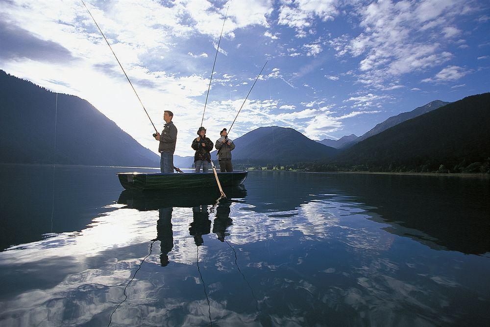 Strandhotel Am Weissensee Luaran gambar